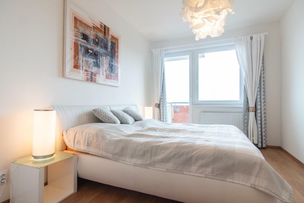 Prostorný 3 pokojový apartmán s dvěma terasami Praga Exterior foto